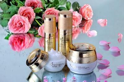 3折批发英国、法国及郑明明品牌化妆品，深圳市妮尔贝化妆品公司供应